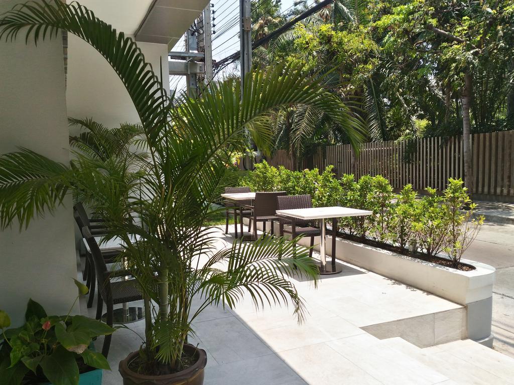 Le Tada Residence Bangkok Exterior photo